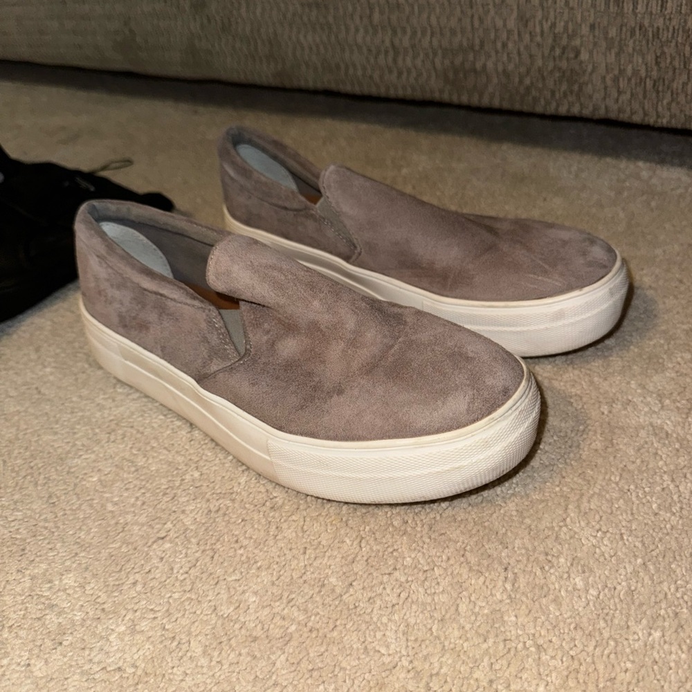 Steve Madden grey flat sneakers